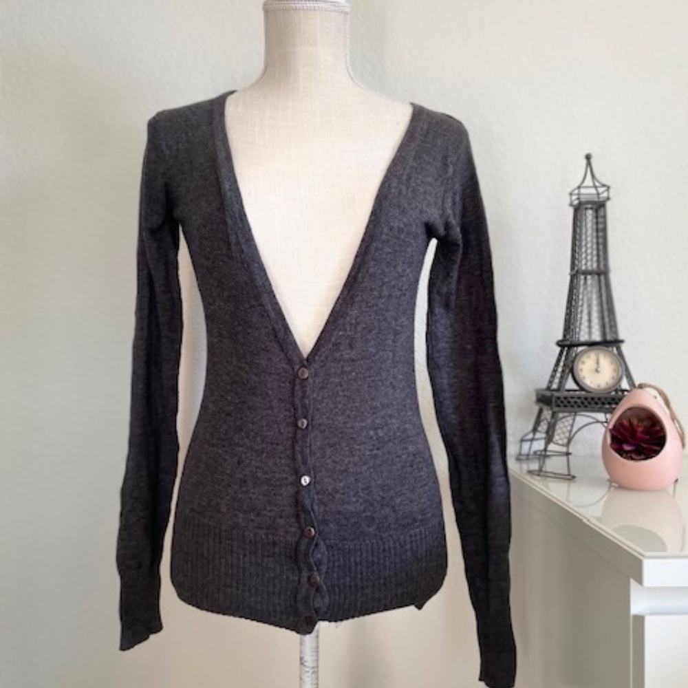 DG | Y2K Grey V-Neck Lightweight Button Down Cardigan | Size S